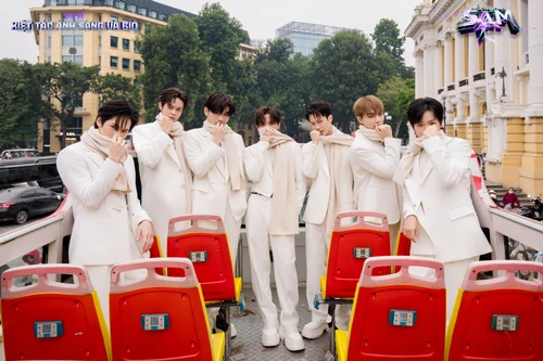 UPRIZE thu hút đông đảo khán giả Hà Nội trước giờ concert "Đấu trường sấm" lên sóng