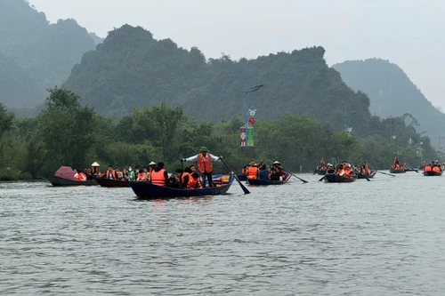 Lễ hội Chùa Hương 2026: Miễn phí tham quan đến hết mùng 6 Tết
