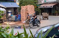 Con đường đẹp nhất Hà Nội nhếch nhác, xuống cấp nghiêm trọng