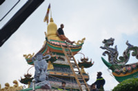 Nghẹt thở nhiều giờ giải cứu thanh niên nghi 