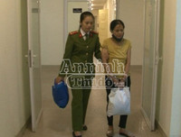 Bí mật cất giấu bên trong chiếc lốp ô tô dự phòng