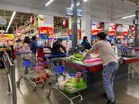 Đại siêu thị Mega Market Thăng Long trước giờ cách ly toàn xã hội trong 15 ngày