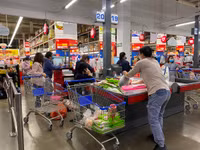 Đại siêu thị Mega Market Thăng Long trước giờ cách ly toàn xã hội trong 15 ngày