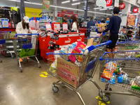 Đại siêu thị Mega Market Thăng Long trước giờ cách ly toàn xã hội trong 15 ngày