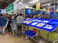 Đại siêu thị Mega Market Thăng Long trước giờ cách ly toàn xã hội trong 15 ngày