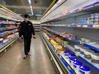 Đại siêu thị Mega Market Thăng Long trước giờ cách ly toàn xã hội trong 15 ngày