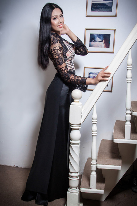 “Điểm danh” những bộ áo dài Nguyễn Thị Loan mặc dự thi Miss World ảnh 1