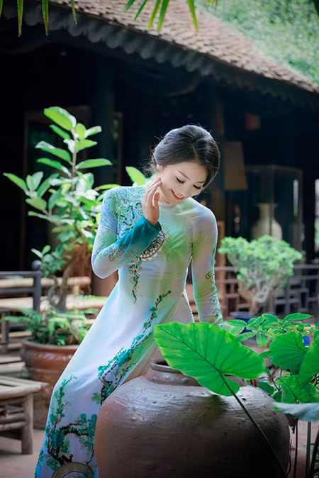 “Gái một con” Diệu Hương khoe nhan sắc mặn mà ảnh 4