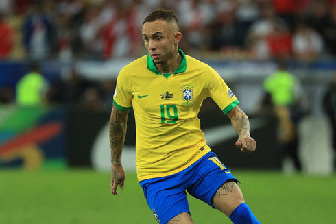 Chuyển nhượng bóng đá quốc tế ngày 17-7: Arsenal trả 40 triệu euro mua Everton Soares ảnh 1 Chuyển nhượng bóng đá quốc tế ngày 17-7: Arsenal trả 40 triệu euro mua Everton Soares ảnh 1