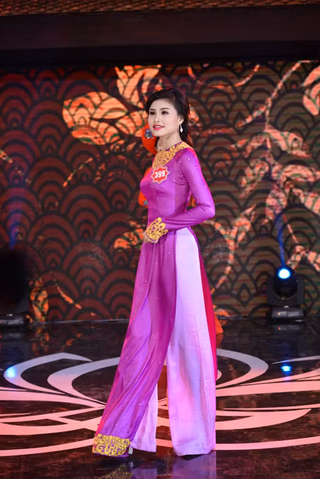 Thí sinh Hoa hậu Việt Nam 2014 duyên dáng trong phần thi áo dài ảnh 6
