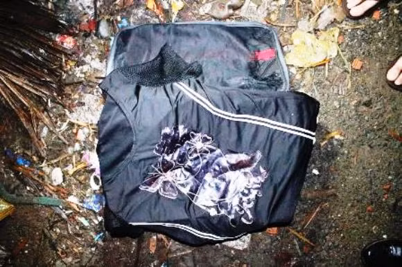 Mở vali vứt trong thùng rác, tá hỏa thấy thi thể trẻ sơ sinh ảnh 1