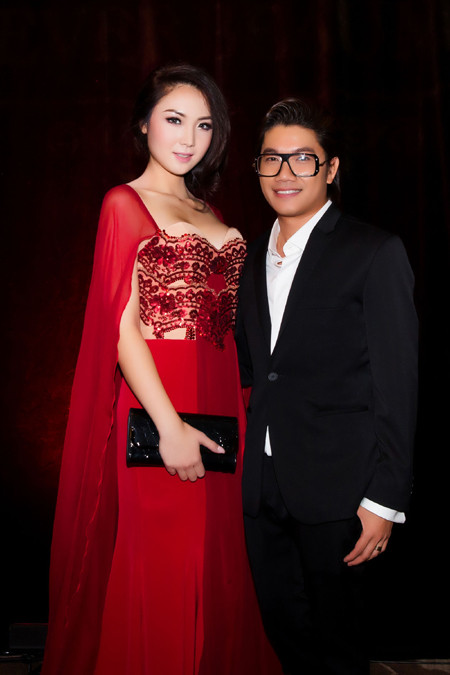 Hoa hậu Jennifer Chung hội ngộ dàn ca sĩ nổi tiếng hải ngoại ảnh 12