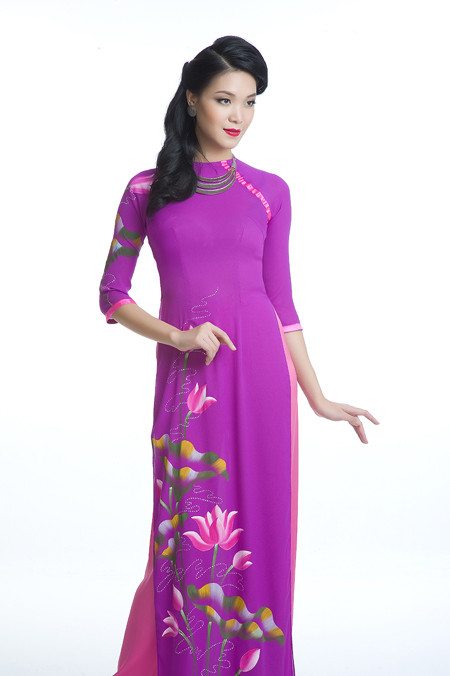 Hoa hậu Thùy Dung dịu dàng khoe sắc trong tà áo dài ảnh 6