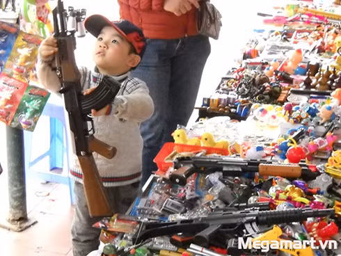 Điểm danh những món đồ chơi nên tránh cho trẻ em nhân dịp Trung Thu ảnh 1