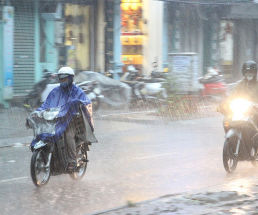 [Audio 16-10-2018] Hai du khách nước ngoài chạy thục mạng để quỵt tiền ăn tối ảnh 2