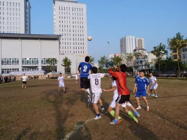 Sôi nổi giải bóng đá chào mừng ngày Nhà giáo Việt Nam ảnh 5