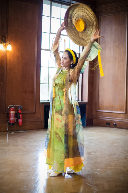 HHTG 2014: Ngày đầu tiên của Nguyễn Thị Loan ở xứ sở xương mù ảnh 7