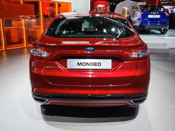 Cận cảnh Ford Mondeo 2015 lần đầu ra mắt tại Paris Motor Show ảnh 7