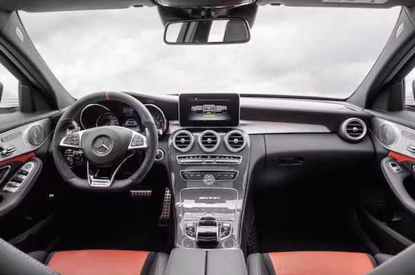 Mercedes-Benz C63 AMG “khoe cơ bắp” tại triển lãm xe Paris ảnh 2