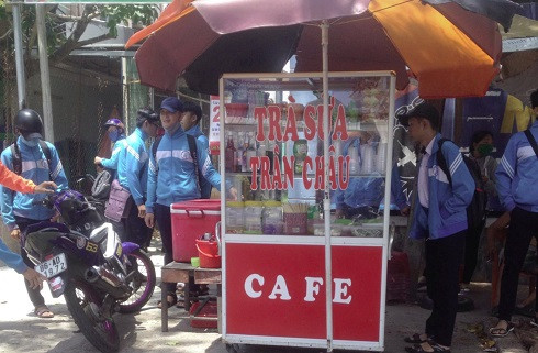 Nhập viện sau khi uống trà sữa: Hiểm họa từ thực phẩm bẩn quanh trường học ảnh 3