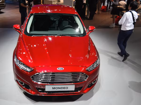 Cận cảnh Ford Mondeo 2015 lần đầu ra mắt tại Paris Motor Show ảnh 5