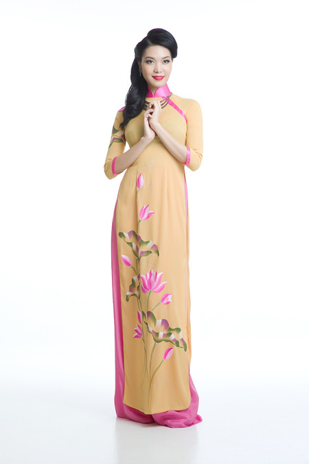 Hoa hậu Thùy Dung dịu dàng khoe sắc trong tà áo dài ảnh 4