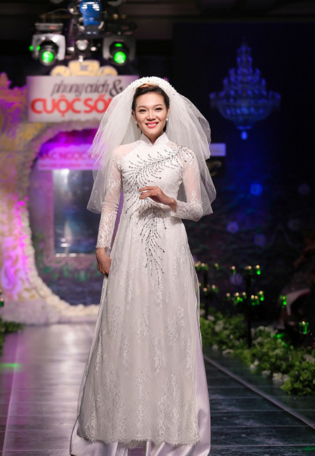 Giải vàng Ngôi sao người mẫu Châu Thanh Trúc khoe sắc rạng ngời cùng áo dài cưới ảnh 5