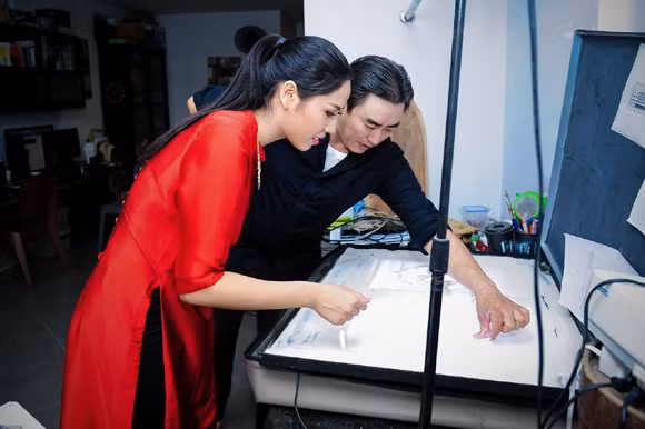 Nguyễn Thị Loan học vẽ tranh cát thi tài năng Miss world ảnh 4