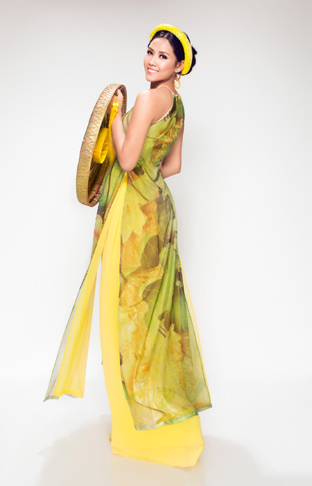 Nguyễn Thị Loan lộng lẫy trong trang phục thi Dance of the world ảnh 3