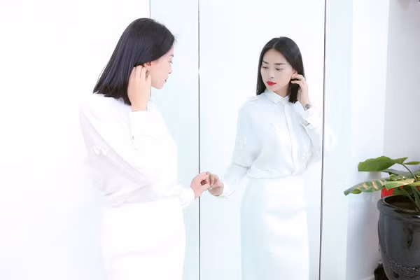 Ngô Thanh Vân đầy bí ẩn và quyến rũ trong trang phục Twins ảnh 8