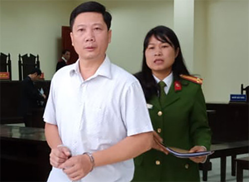 [AUDIO 5-3-2019] Người phụ nữ cầm kiếm chém 'kẻ thù' trên đường ở TP.HCM ảnh 3