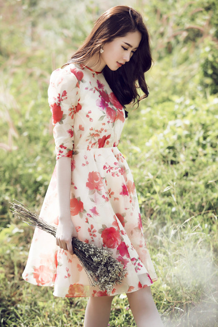 Hoa hậu Thu Thảo thuần khiết trong thiết kế của Lê Thanh Hoà ảnh 3 Hoa hậu Thu Thảo thuần khiết trong thiết kế của Lê Thanh Hoà ảnh 3