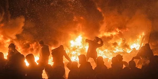 Donesk và Lugansk kịch liệt phản đối luật “tình trạng đặc biệt” của Kiev ảnh 1