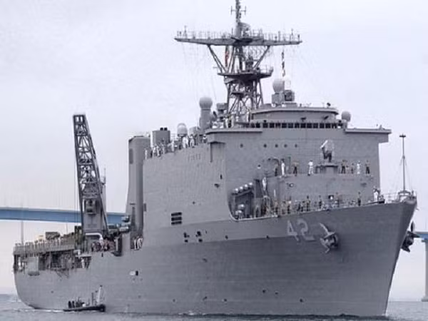 Trung Quốc-Mỹ- Phi liên tiếp điều tàu cỡ lớn tập trận trên biển Đông ảnh 1