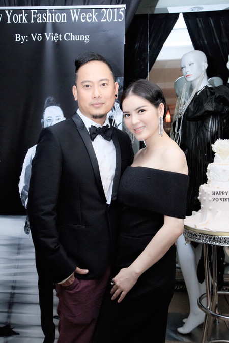 Lý Nhã Kỳ thân mật mừng sinh nhật NTK Võ Việt Chung ảnh 2