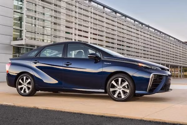 Toyota và Honda cùng nhau trình làng xe dùng pin nhiên liệu, chỉ thải ra hơi nước ảnh 2