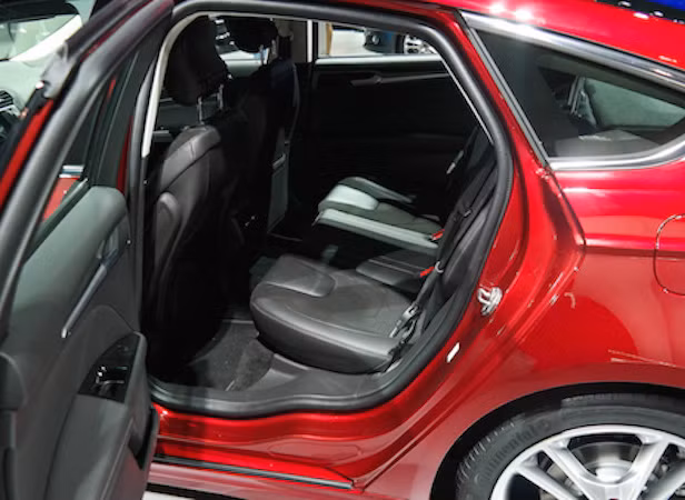 Cận cảnh Ford Mondeo 2015 lần đầu ra mắt tại Paris Motor Show ảnh 19