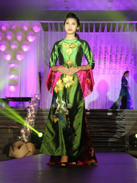 Đẹp hút hồn áo dài “xưa và nay” ảnh 14