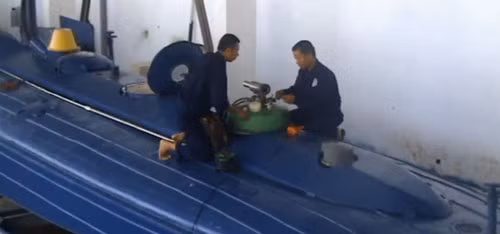Vào nơi sửa chữa ngư lôi, tên lửa, khí tài đặc chủng Hải quân Việt Nam ảnh 7