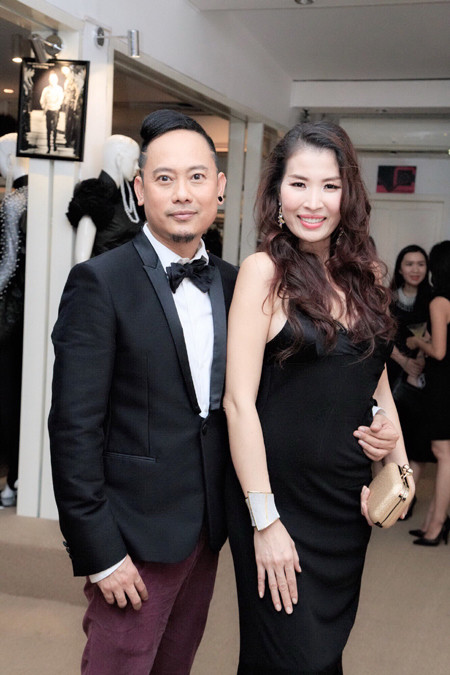 Lý Nhã Kỳ thân mật mừng sinh nhật NTK Võ Việt Chung ảnh 8