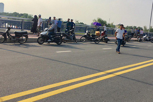 Báo động tình trạng ngày càng nhiều giới trẻ muốn "sang ngang" thế giới ảnh 3