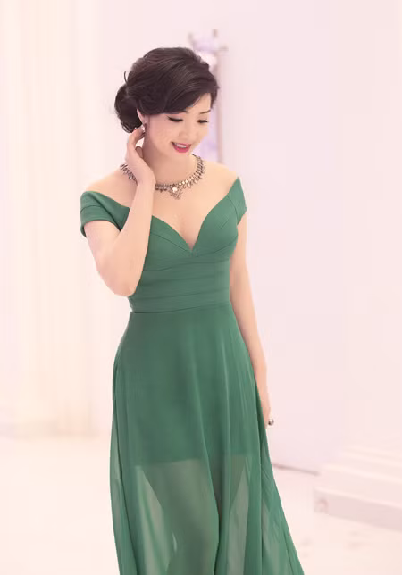 Hoa hậu Giáng My khoe nhan sắc mê hoặc với vòng 1 căng tràn ảnh 5
