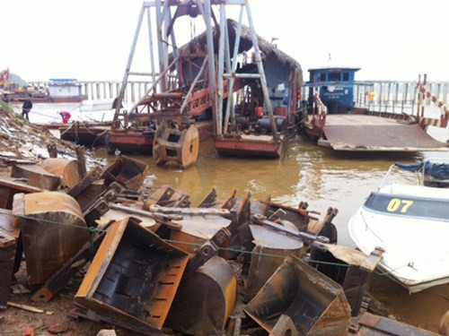 Italia ghi được hình ảnh về lễ tuyên thệ bí mật của băng đảng mafia ảnh 1