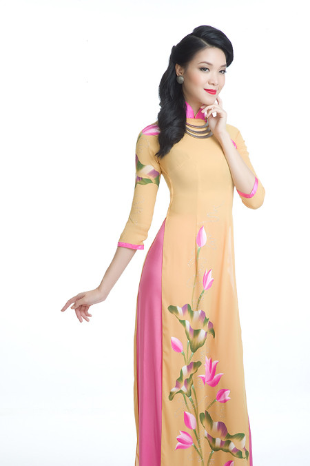 Hoa hậu Thùy Dung dịu dàng khoe sắc trong tà áo dài ảnh 3