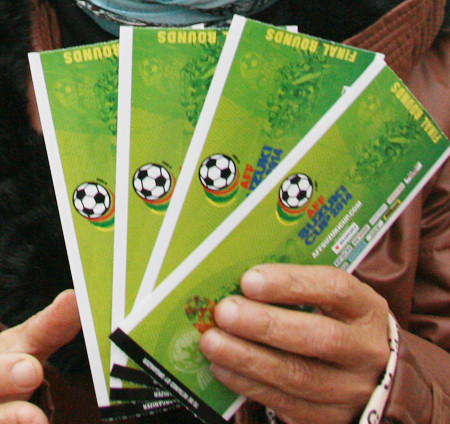 3 triệu đồng/cặp vé đẹp xem trận Việt Nam - Malaysia, giá vé chợ đen tăng phi mã ảnh 1