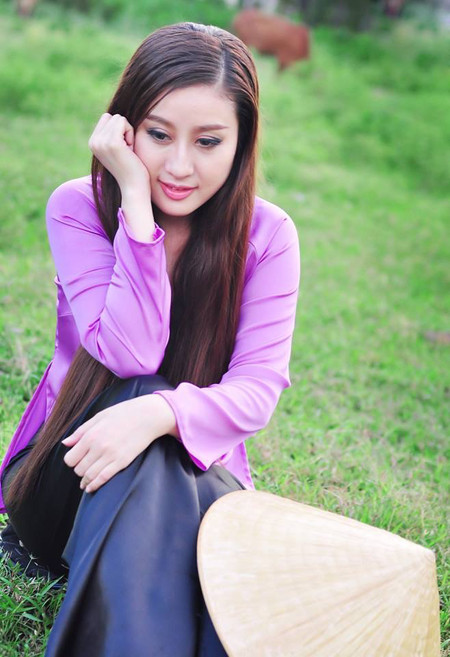 MC Kim Trang dịu dàng nón lá, áo bà ba ảnh 6 MC Kim Trang dịu dàng nón lá, áo bà ba ảnh 6