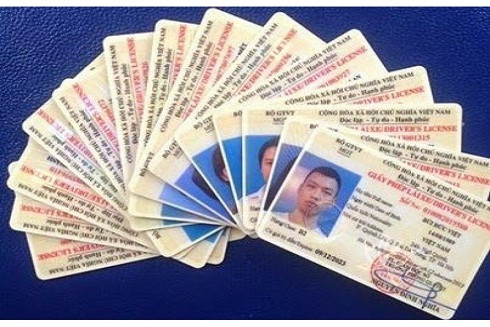 Bằng thật - học giả và những xe "điên" cứ liên tiếp gây tai nạn ảnh 3