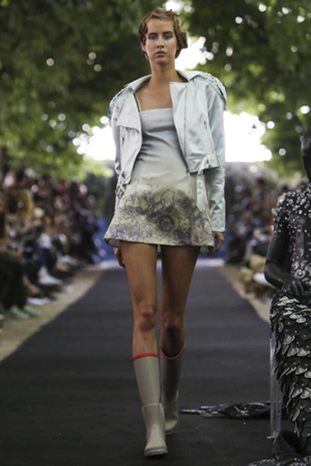 Trình diễn thương hiệu thời trang nổi tiếng của Pháp tại Việt Nam ảnh 4