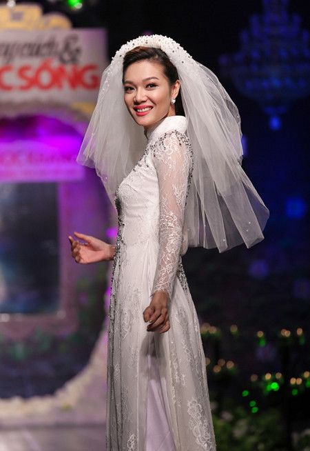 Giải vàng Ngôi sao người mẫu Châu Thanh Trúc khoe sắc rạng ngời cùng áo dài cưới ảnh 3