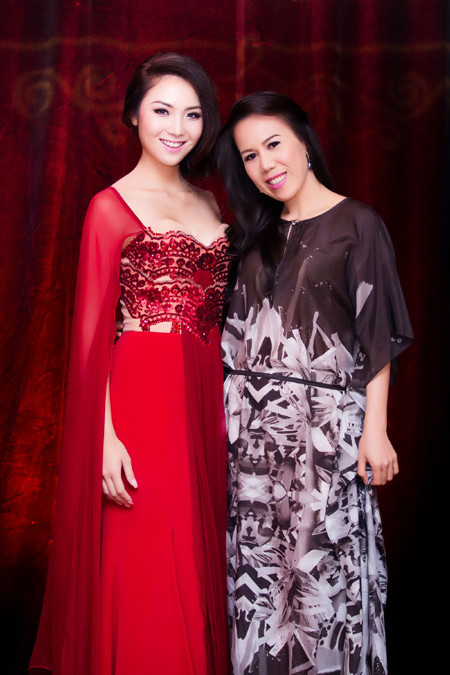 Hoa hậu Jennifer Chung hội ngộ dàn ca sĩ nổi tiếng hải ngoại ảnh 6